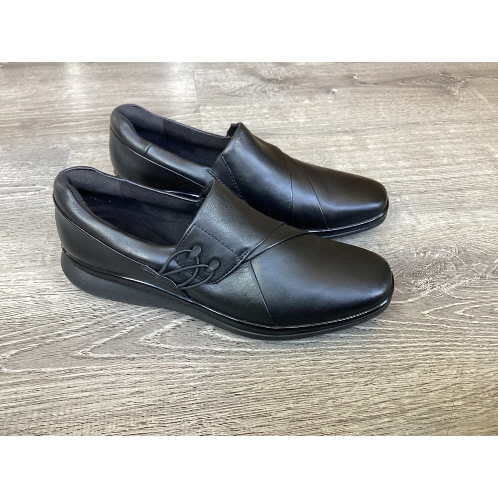 Clarks Black Leather Slip-On Casual Loafer Womens Size 9.5 M 15807 Lyonell